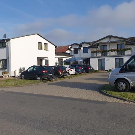 Hotel-Pension Pastow Garni Broderstorf Екстериор снимка
