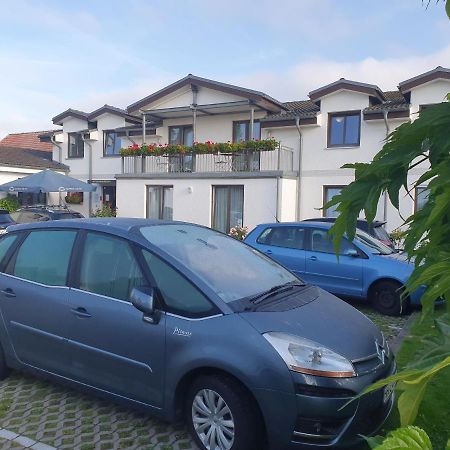 Hotel-Pension Pastow Garni Broderstorf Екстериор снимка