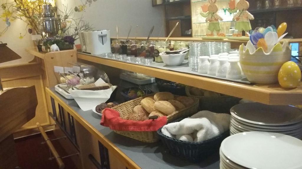 Hotel-Pension Pastow Garni Broderstorf Екстериор снимка