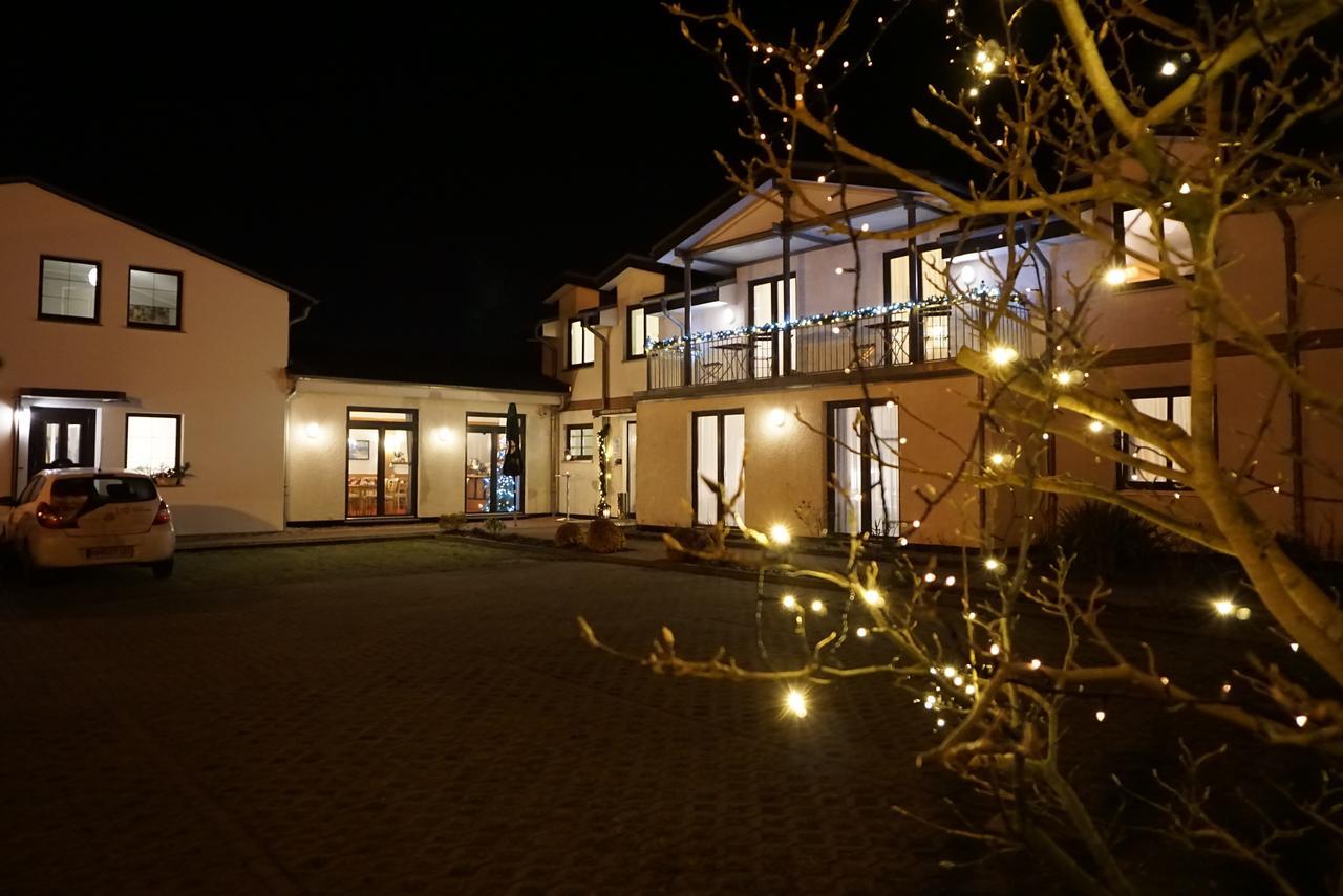 Hotel-Pension Pastow Garni Broderstorf Екстериор снимка