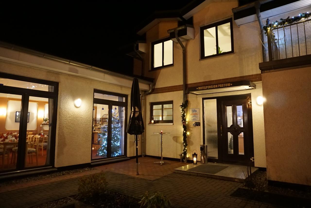 Hotel-Pension Pastow Garni Broderstorf Екстериор снимка
