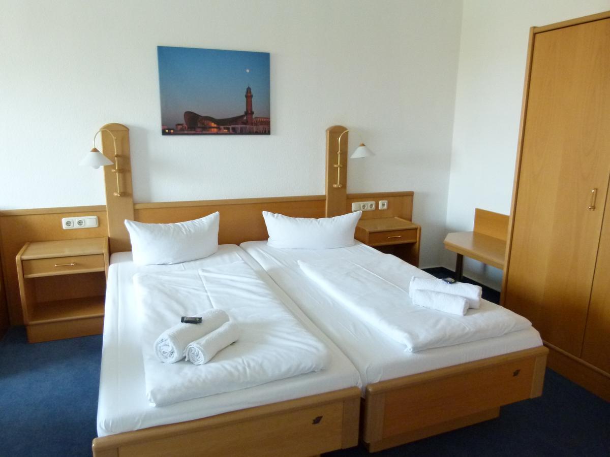 Hotel-Pension Pastow Garni Broderstorf Екстериор снимка